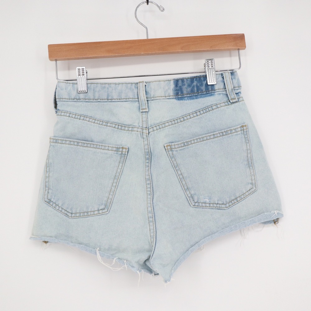 Wild Fable Womens High Rise Distressed Denim Shorts Light Wash Blue Size 2 - Picture 4 of 5